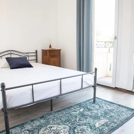 Dimora Ellen Apartment *